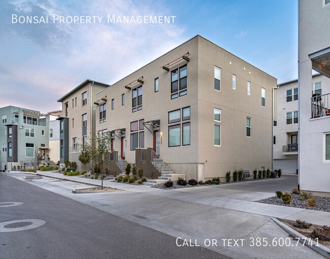 4566 Scissor Wy in South Jordan, UT - Building Photo - Building Photo