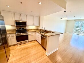 301 Crescent Ct in San Francisco, CA - Building Photo - Building Photo
