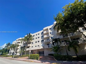 6801 Harding Ave in Miami Beach, FL - Building Photo