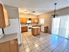 13232 W Watson Ln in Surprise, AZ - Foto de edificio - Building Photo