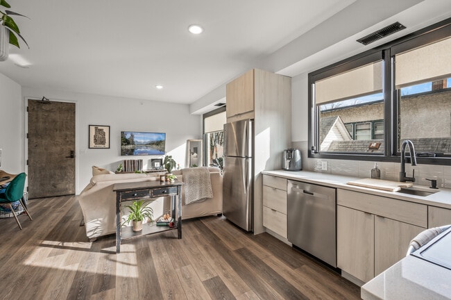 Laurel and Olive in Minneapolis, MN - Foto de edificio - Building Photo