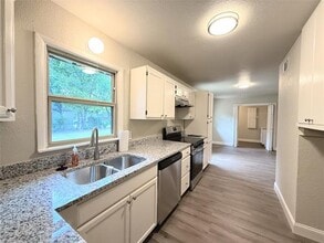 1318 N Binkley St in Sherman, TX - Building Photo - Building Photo