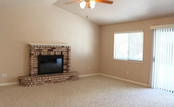 1379 Coolidge Pl in Woodland, CA - Building Photo - Building Photo