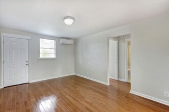 737 E Gwinnett St in Savannah, GA - Building Photo - Building Photo