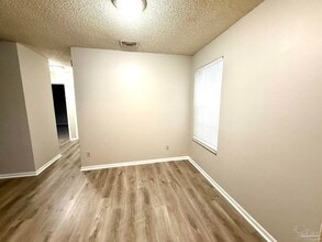 6288 Hamilton Bridge Rd in Milton, FL - Building Photo - Building Photo