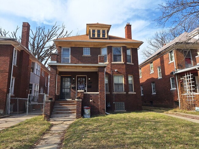 property at 312 Tuxedo St