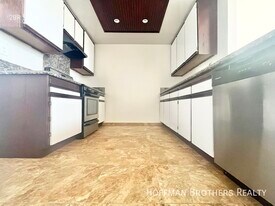 945 Serrano Ave in Los Angeles, CA - Building Photo