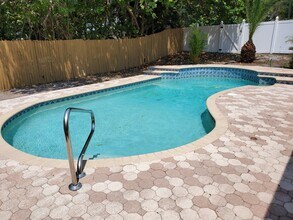 12812 129th Ave in Largo, FL - Building Photo - Building Photo