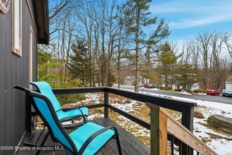 1379 Winding Way in Tobyhanna, PA - Building Photo - Building Photo