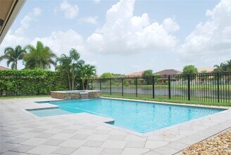 19333 Stonebrook St in Weston, FL - Building Photo - Building Photo
