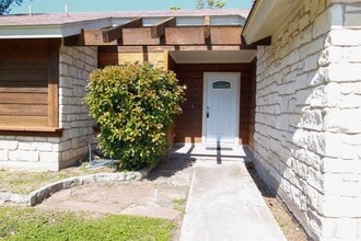 605 Timber Trail in Cedar Park, TX - Foto de edificio - Building Photo