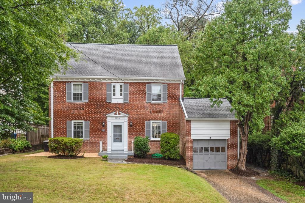 2926 Kanawha St NW in Washington, DC - Building Photo