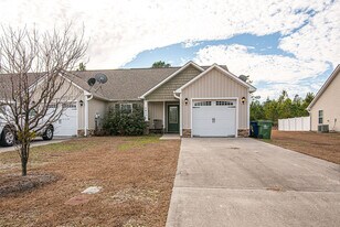 168 Pine Hollow Rd in Holly Ridge, NC - Building Photo