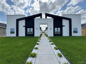 11403 N 24th Ln in McAllen, TX - Building Photo