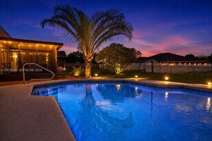 458 SE Doat St in Port St. Lucie, FL - Building Photo