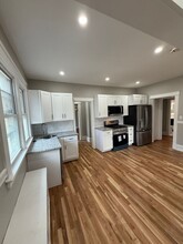 45-47 Maplewood Ave in West Hartford, CT - Foto de edificio - Building Photo