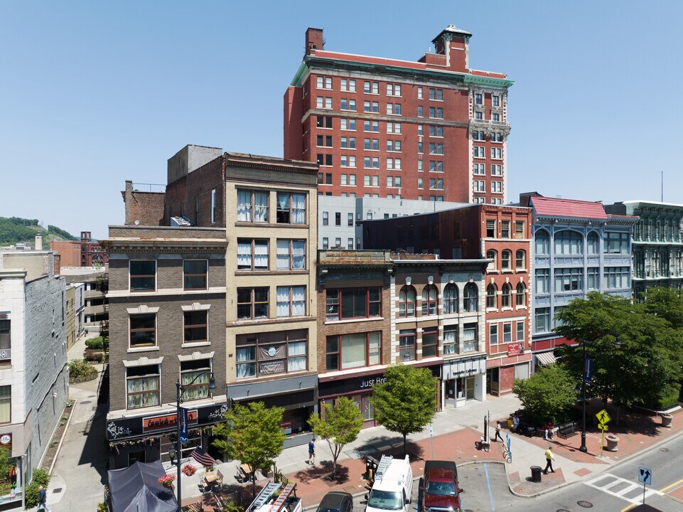 73 Court St in Binghamton, NY - Building Photo