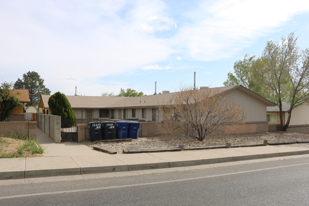 12608 Copper Ave NE in Albuquerque, NM - Building Photo