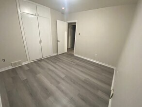 35 Amberley Dr in Toronto, ON - Building Photo - Building Photo