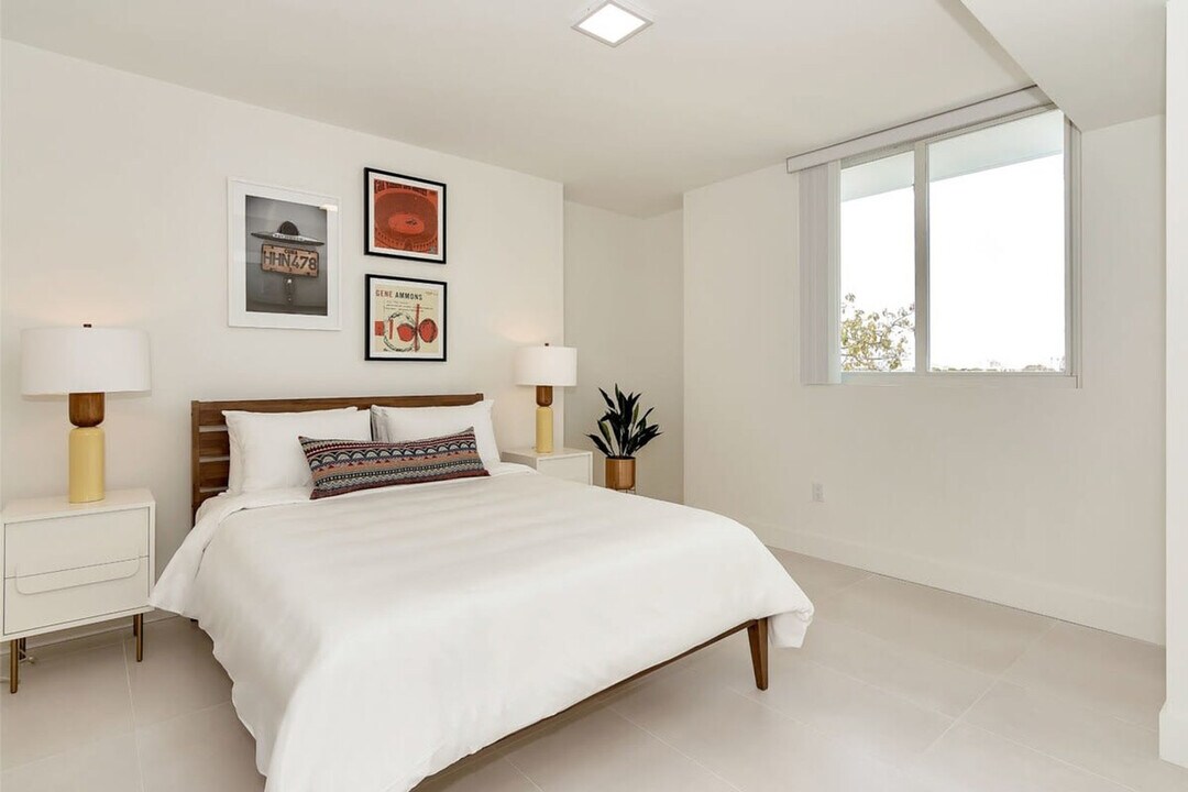1710 SW 27th Ave in Miami, FL - Building Photo