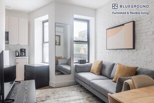 6 Avenue B in New York, NY - Building Photo