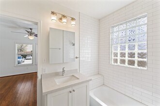 1105 Tulane St in Houston, TX - Foto de edificio - Building Photo