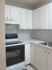 1525 NW 19th Terrace, Unit 2 in Miami, FL - Building Photo - Building Photo