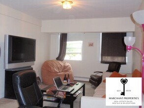 20 John St, Unit 20A in Brookline, MA - Building Photo - Building Photo