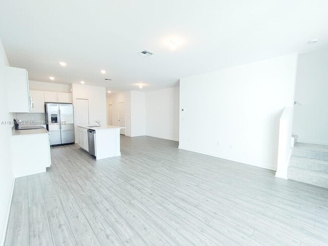 659 SE Lk Fls St in Port St. Lucie, FL - Building Photo - Building Photo