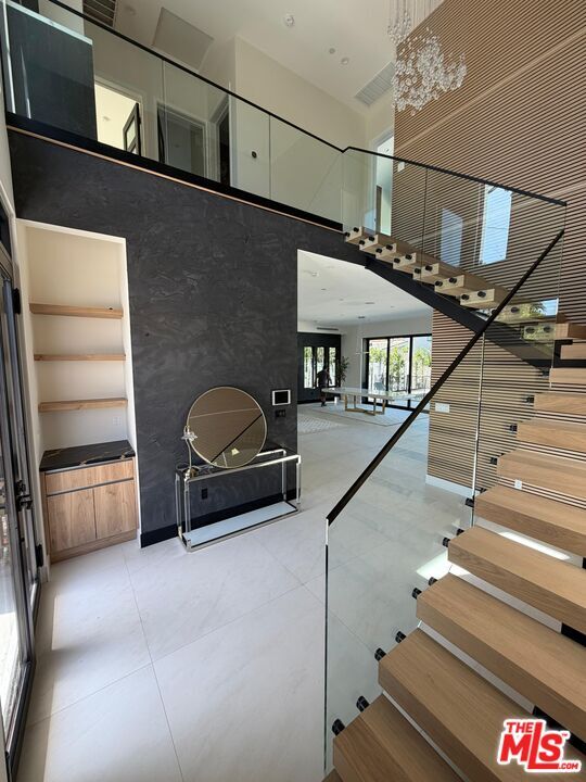 property at 5299 1/2 Crebs Ave