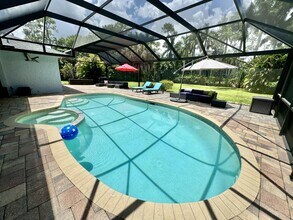 5580 Cynthia Ln in Naples, FL - Building Photo - Building Photo