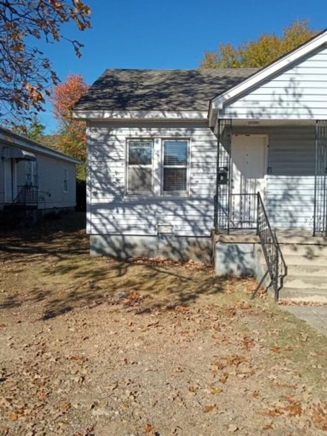 property at 1420 Greenwood Ave