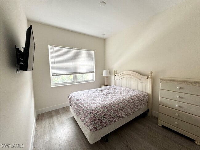 property at 15901 Pointe Cir