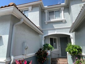 2304 Center Stone Ln in Riviera Beach, FL - Building Photo