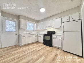 126 Bourbon Hills Dr in Paris, KY - Building Photo - Building Photo