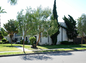 733 Fondren St in Orange, CA - Building Photo - Building Photo