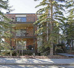 2515 1st Ave NW in Calgary, AB - Building Photo - Building Photo