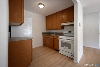 1A Bostwick Arms in New Milford, CT - Building Photo - Building Photo