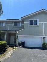 5402 Pointe Villa Dr in Lighthouse Point, FL - Building Photo