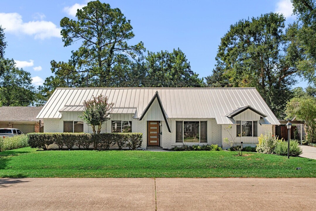 10115 Moorberry Ln in Houston, TX - Building Photo