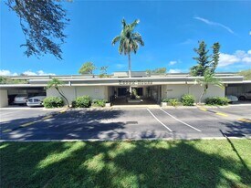 2437 Harbor Blvd in Port Charlotte, FL - Building Photo