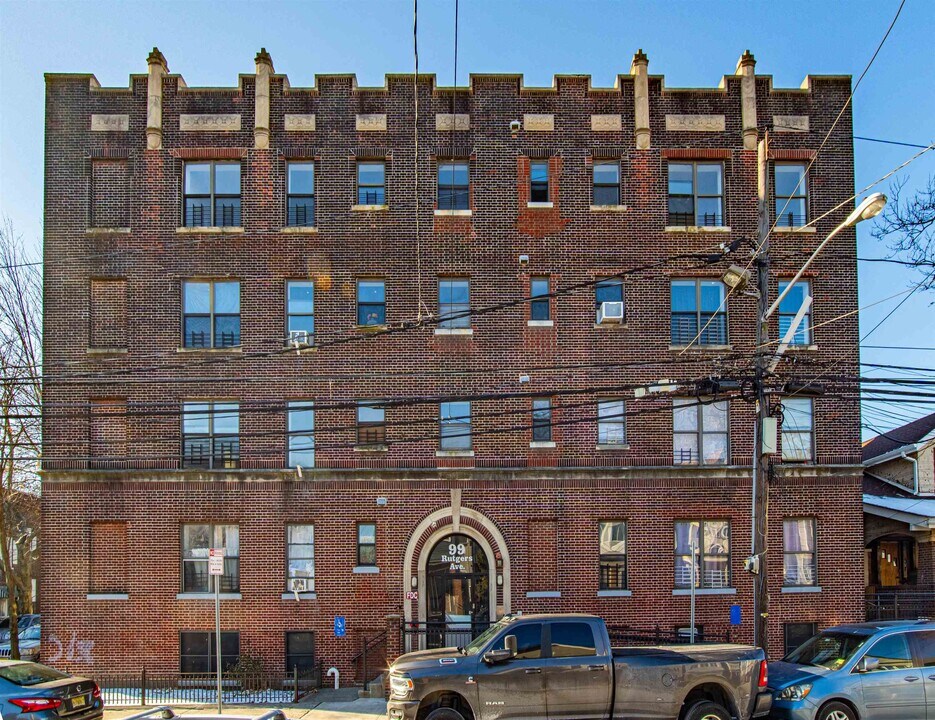 99 Rutgers Ave in Jersey City, NJ - Building Photo