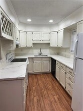 2500 Houma Blvd, Unit 204 in Metairie, LA - Foto de edificio - Building Photo
