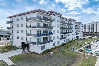 The Harbor at Town Center in Madeira Beach, FL - Building Photo - Building Photo