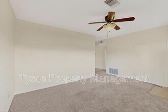 1225 Del Mastro Dr SW in Albuquerque, NM - Building Photo - Building Photo