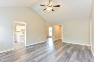3004 W Towne Village Ct in Nashville, TN - Building Photo - Building Photo