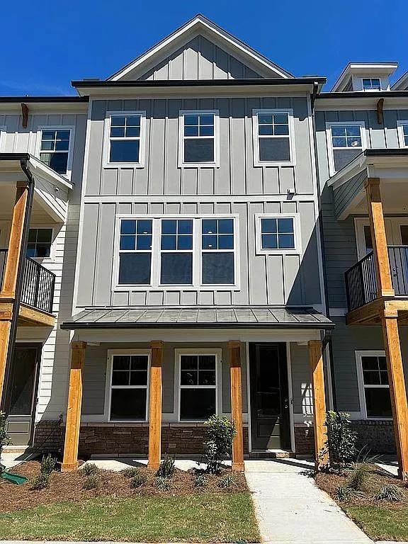property at 1616 Avery Wy