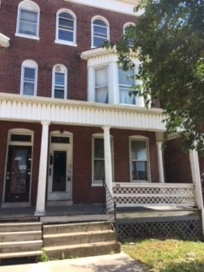 property at 926 W Princess St