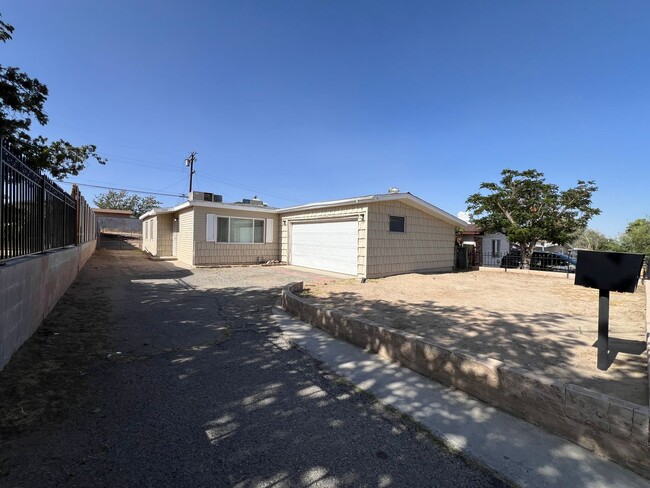 property at 1009 Elizabeth St