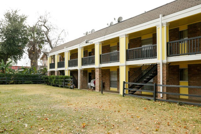 Gatehouse Apartments
